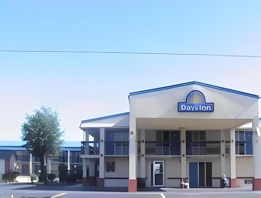 Days By Wyndham Hotel Okmulgee