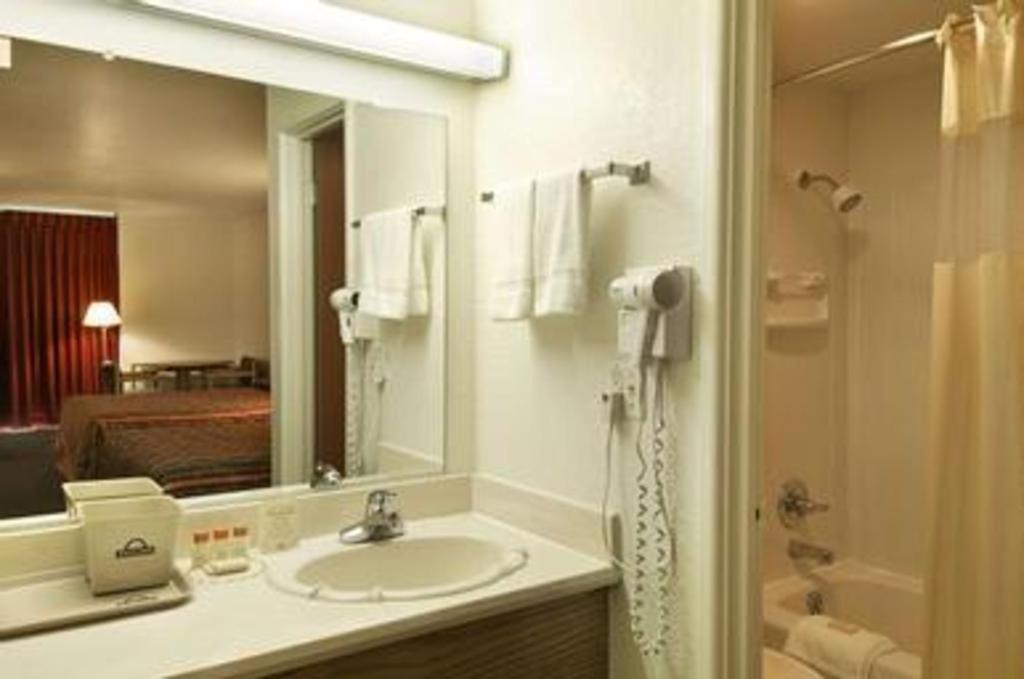 Days By Wyndham Hotel