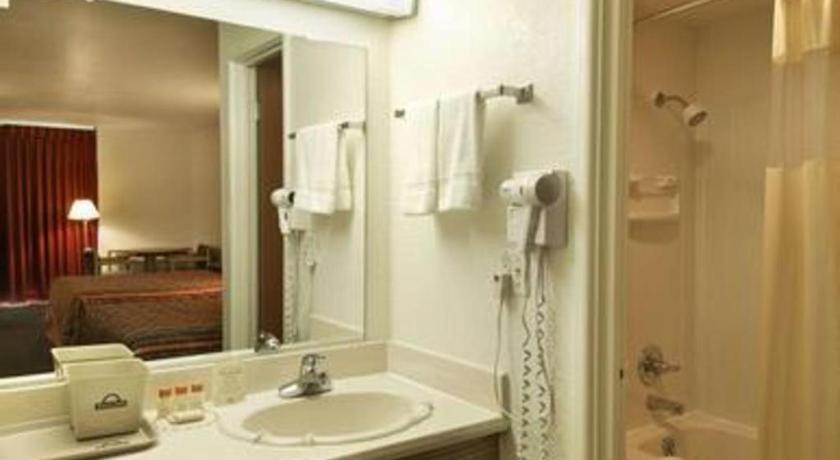 Days By Wyndham Hotel